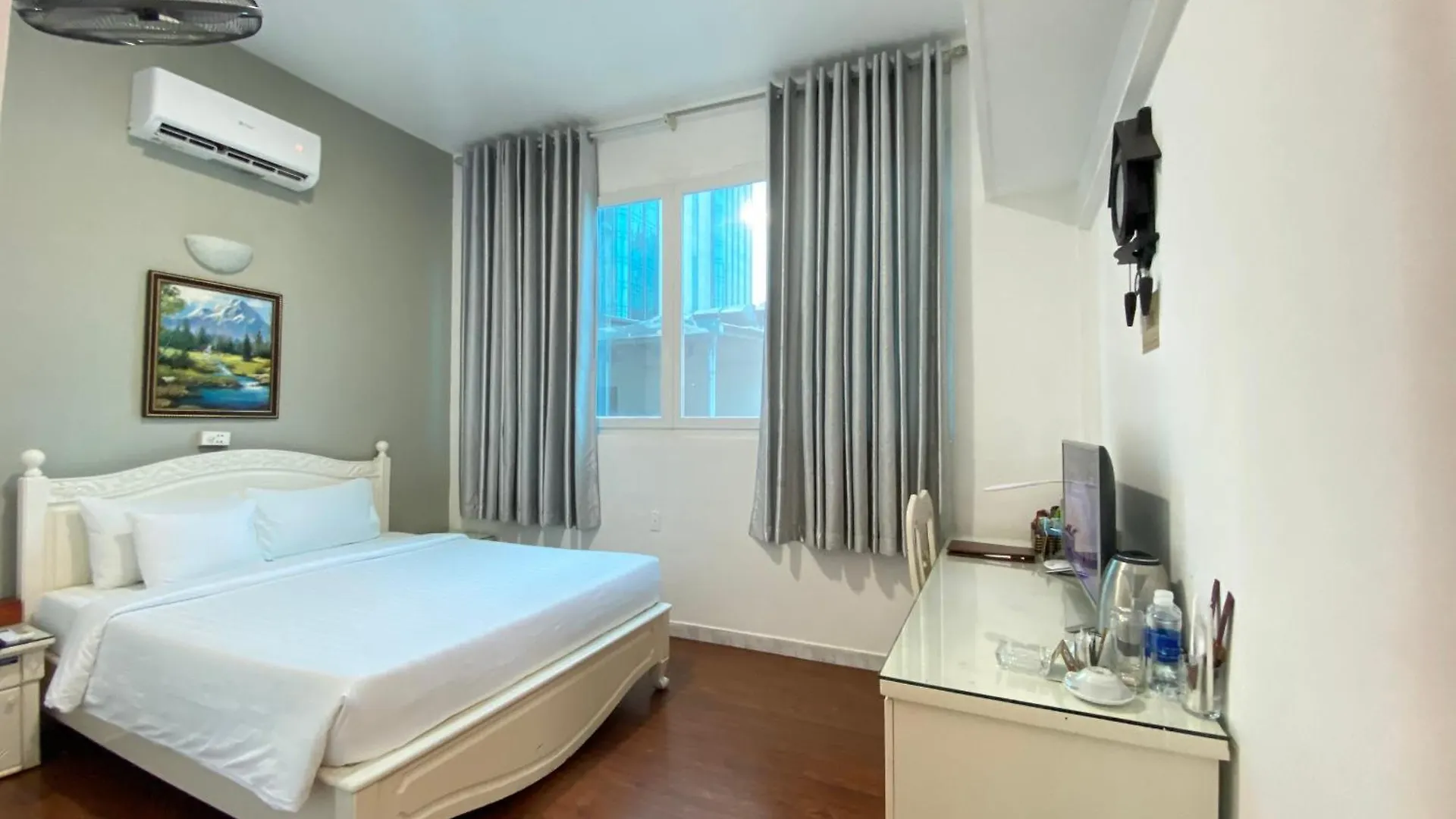A25 Hotel - 35 Mac Thi Buoi Хошимин 2*,